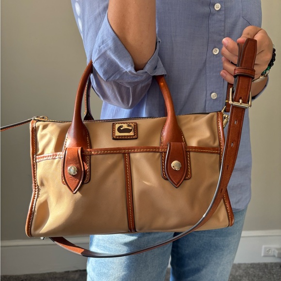 Dooney & Bourke Handbags - Y2K Vintage Dooney & Bourke Tan Brown Wayfarer Leather Bag Satchel Crossbody